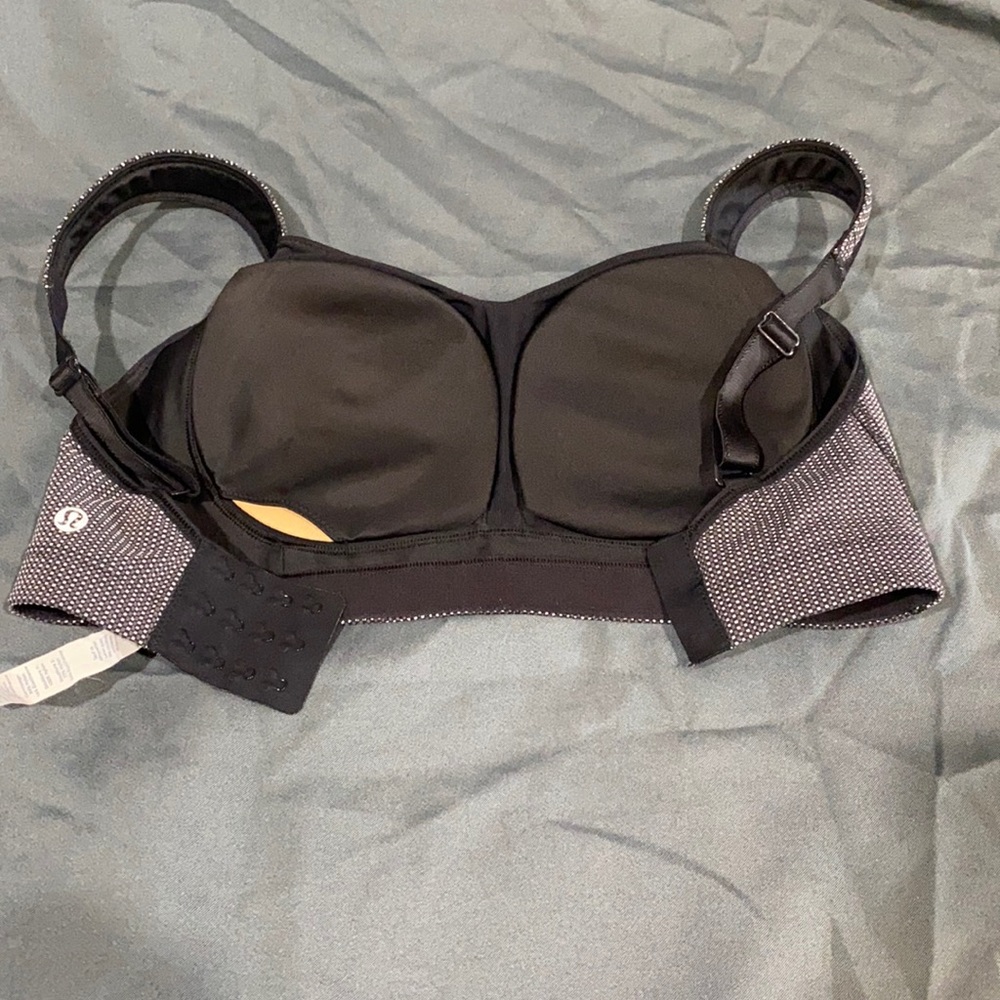Lululemon - Picture 2 of 7
